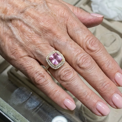 Anillo de Zafiro Rosa Corte Cushion | Oro